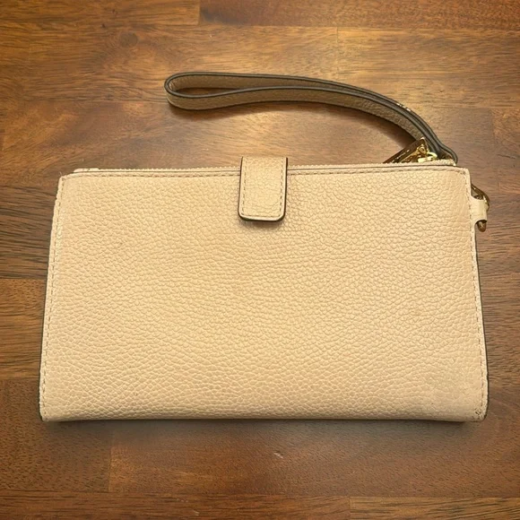 Michael Kors phone wallet - Picture 4 of 9